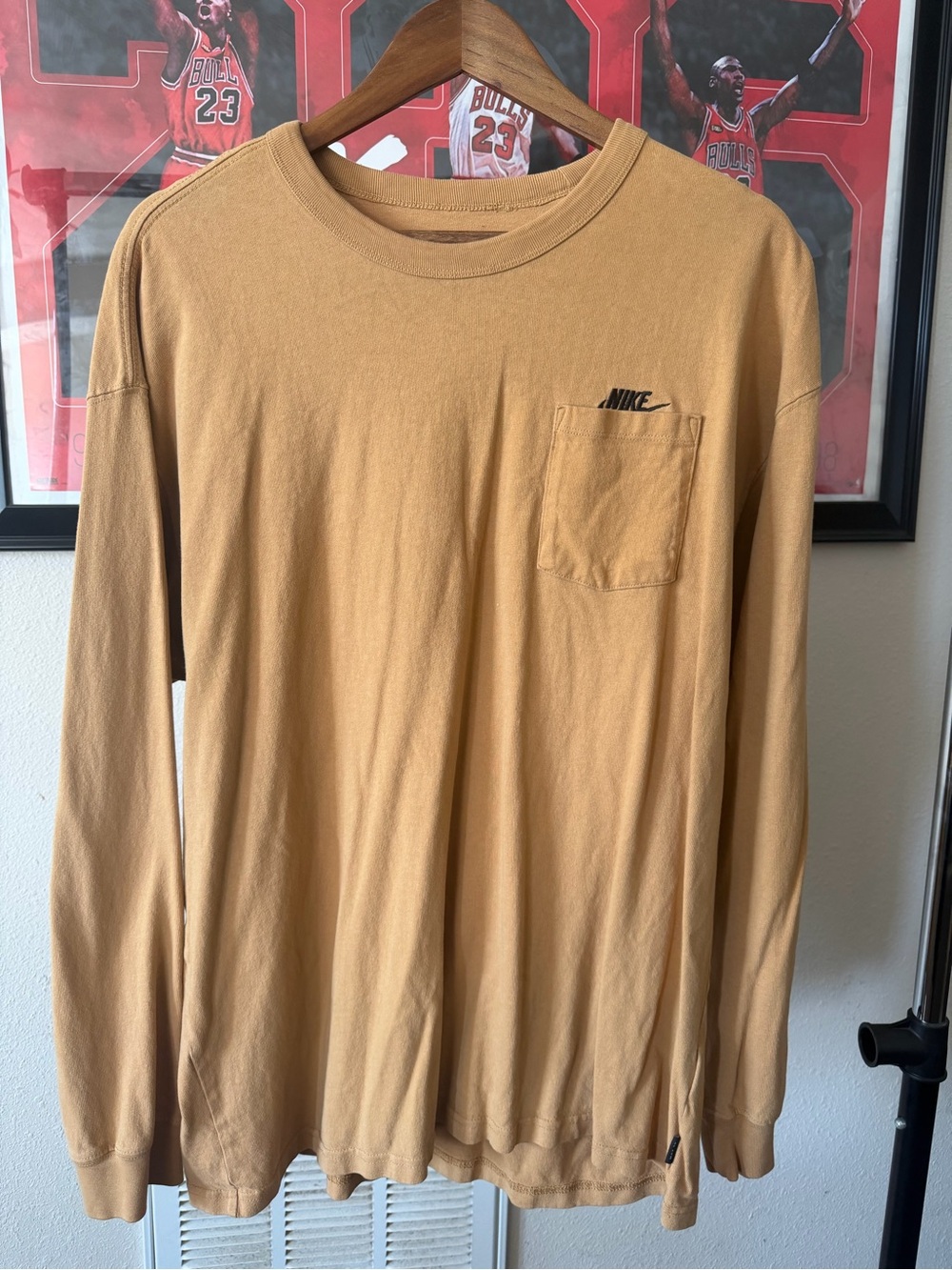 Nike Men’s Long-Sleeve Pocket Tee